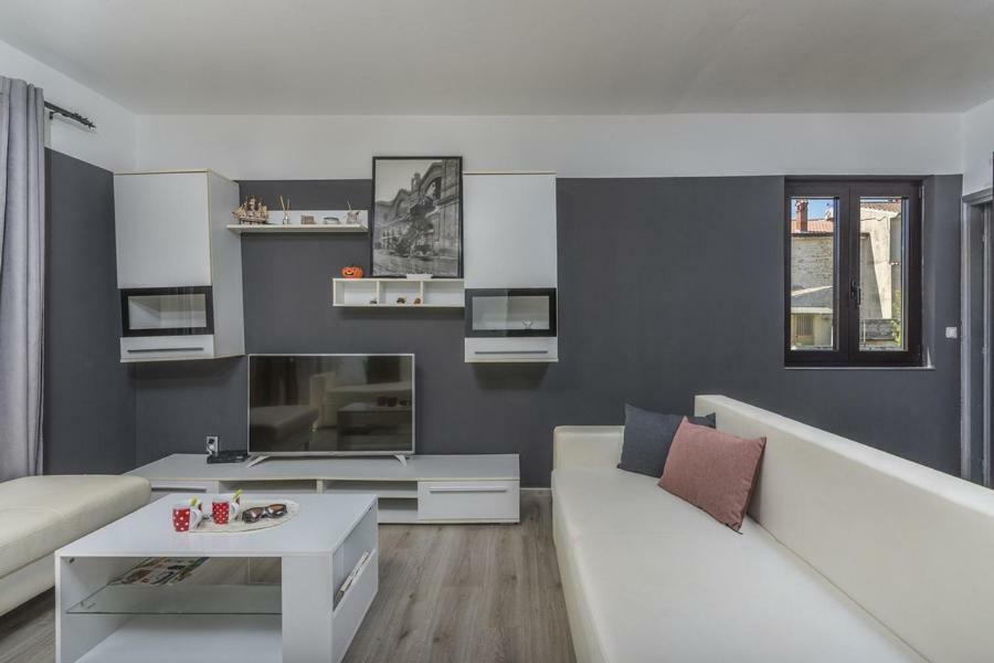 Apartment Zak Новиград Екстериор снимка